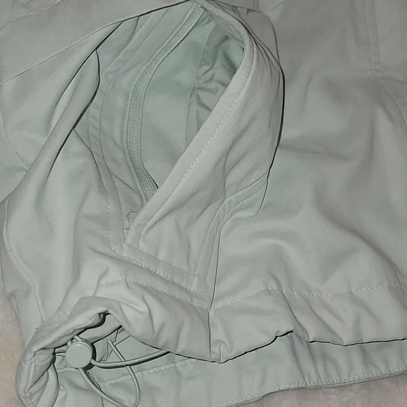 NWT Athleta Mint Green Everywhere Windbreaker Jacket w/ Hidden Hood. Small - Picture 4 of 12